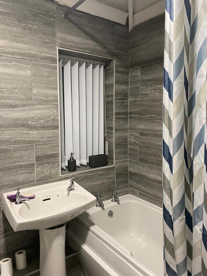 Cosy 3 Bedroom House, Free Parking & Wifi Nottingham Zewnętrze zdjęcie